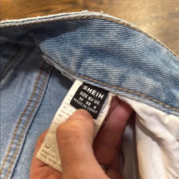 **SHEIN Women's Boyfriend Jeans in Light Blue** - Picture 2 of 4